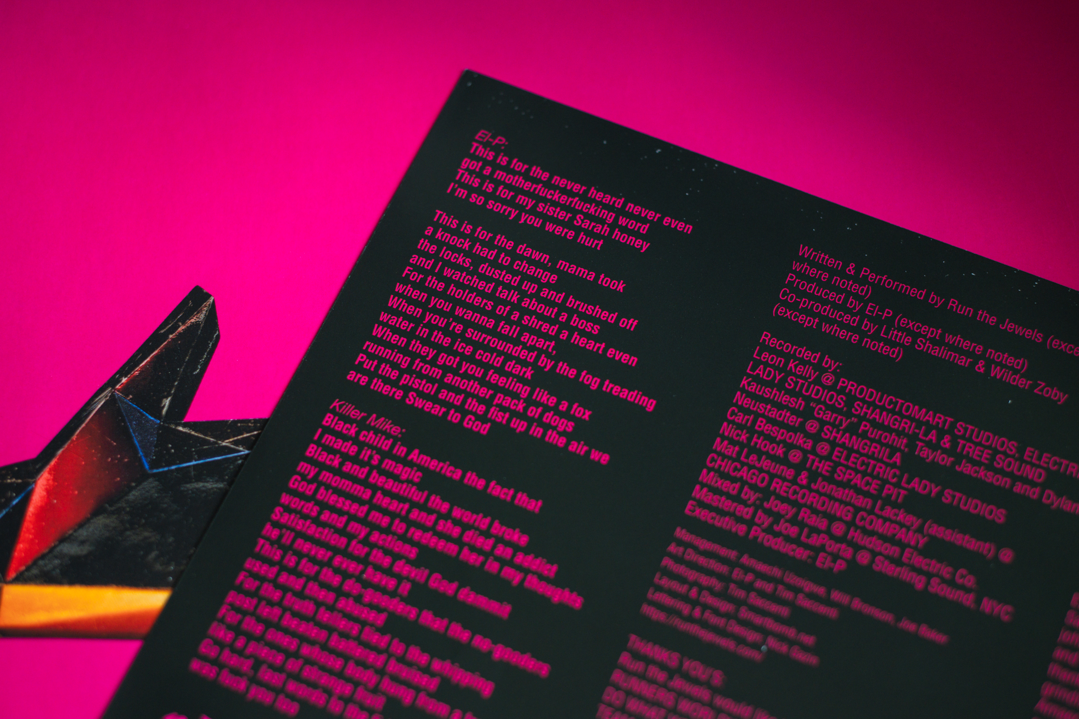 Segment uit El-P's teksten op "a few words for the firing squad (radiation)" op RTJ4. De tekst is afgebeeld in het inbegrepen boekje van het vinyl.